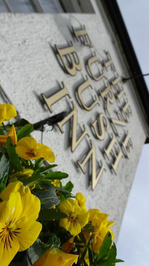 The Furze Bush Inn Newbury  Zewnętrze zdjęcie