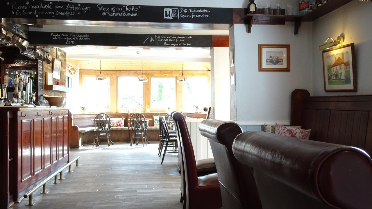 The Furze Bush Inn Newbury  Zewnętrze zdjęcie