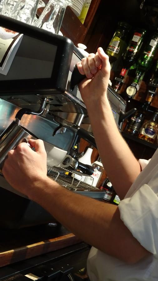 The Furze Bush Inn Newbury  Zewnętrze zdjęcie